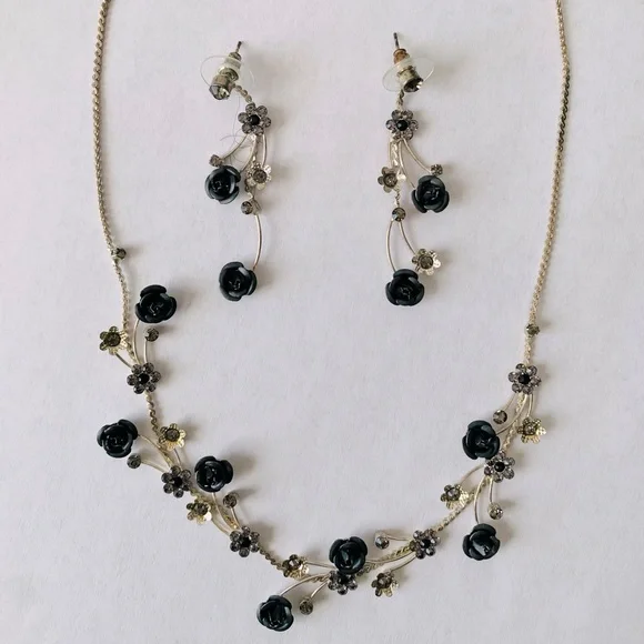 Black Rose Silver Grey Rhinestone Vintage Antique Necklace Earrings Romantic Set - Picture 2 of 7